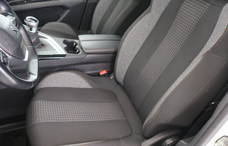 Peugeot 5008 1.2PureTech,CZ,1Maj,ALLURE