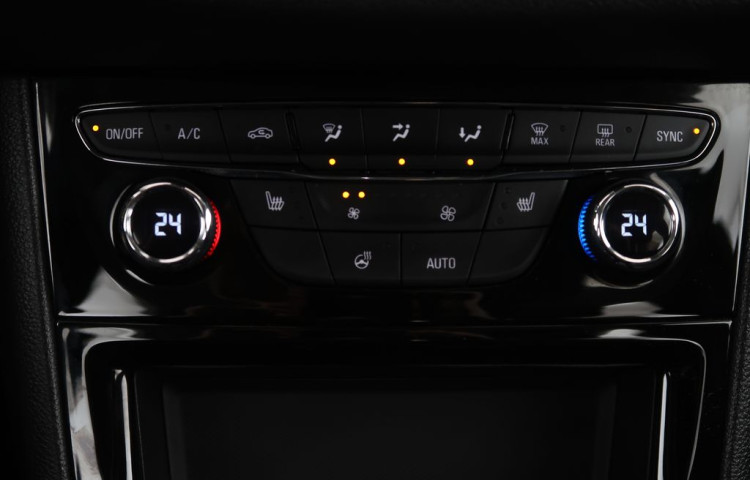 Opel Astra 1.4Turbo,CZ,1Maj,Elegance