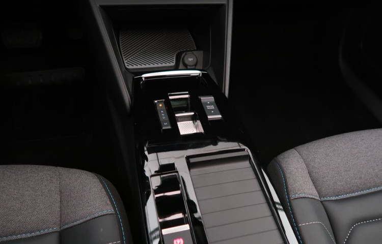 Citroën C4 1.2PureTech,96kW,MAX,AT8,NAVI