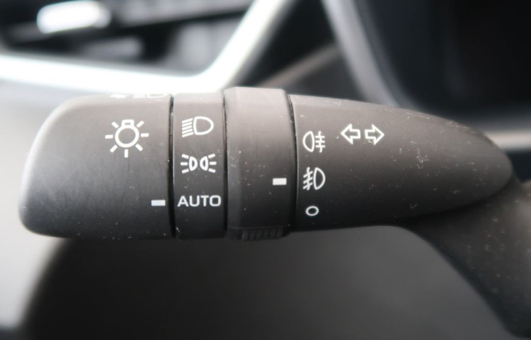 Toyota Corolla 1.8Hybrid,CZ,1Maj,Comfort