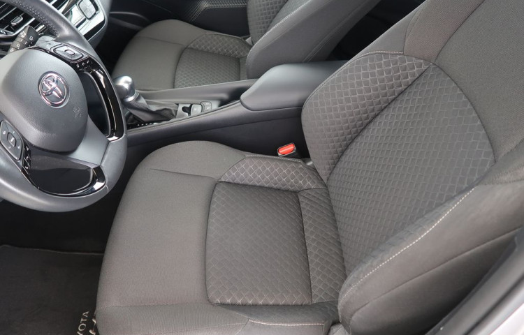 Toyota C-HR 1.8Hybrid,CZ,1Maj,Comfort