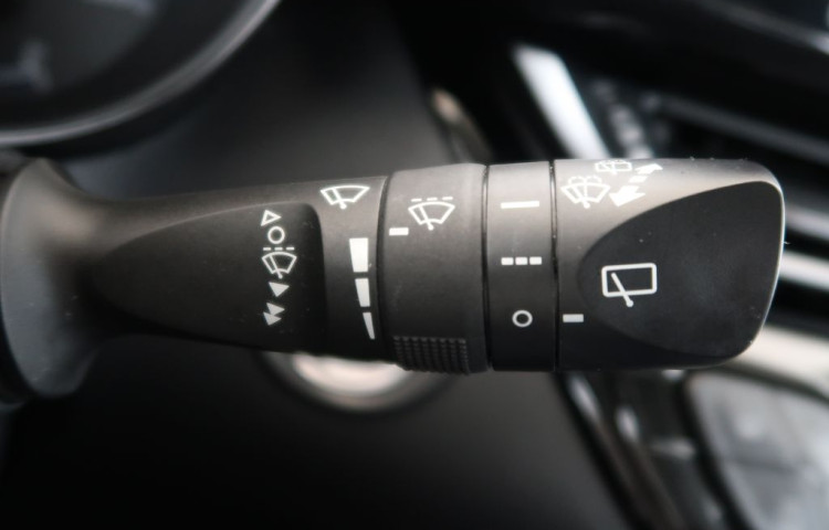 Toyota C-HR 1.8Hybrid,CZ,1Maj,Comfort