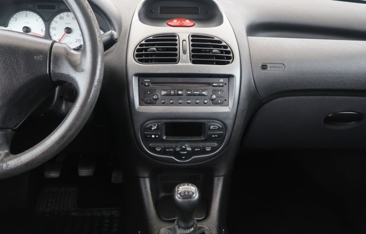 Peugeot 206 1.4HDi,CZ,1Maj,AC,Střešní okno