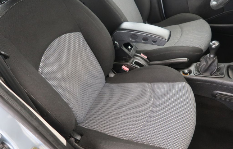 Peugeot 206 1.4HDi,CZ,1Maj,AC,Střešní okno