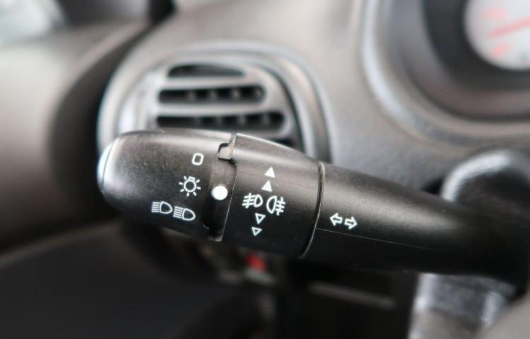 Peugeot 206 1.4HDi,CZ,1Maj,AC,Střešní okno