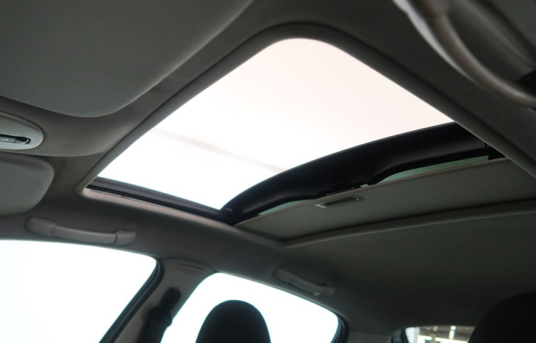 Peugeot 206 1.4HDi,CZ,1Maj,AC,Střešní okno