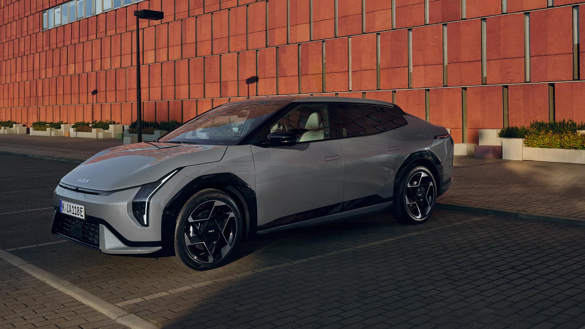 Emil Frey KIA EV4 Fastback