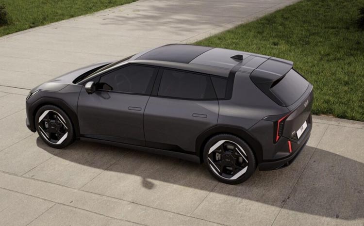 Kia EV4 vstupuje na český trh ve dvou verzích. Každý má vlastní důvod, proč jej koupit