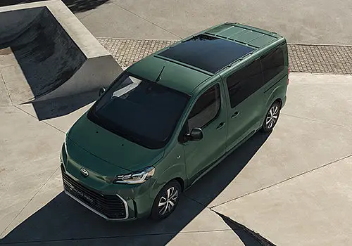 Zadní kamera s výhledem 180°