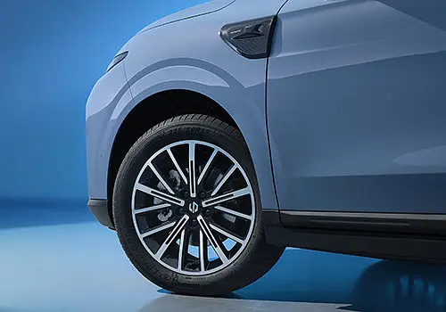 Parkování s 360° kamerou