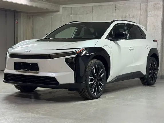 Toyota bZ4X Executive kulíšek