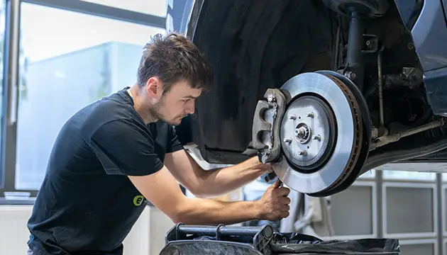 Automechanik pro Jeep
