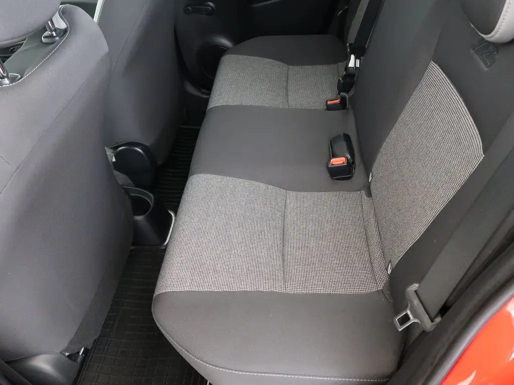 2b0925bc-5d58-46fd-b5b9-0c4b82d7d451_09